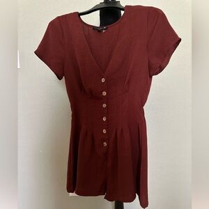Haute‎ Monde Maroon Jumper V-Neck Seamless Short Sleeves  M Size Medium. NWOT